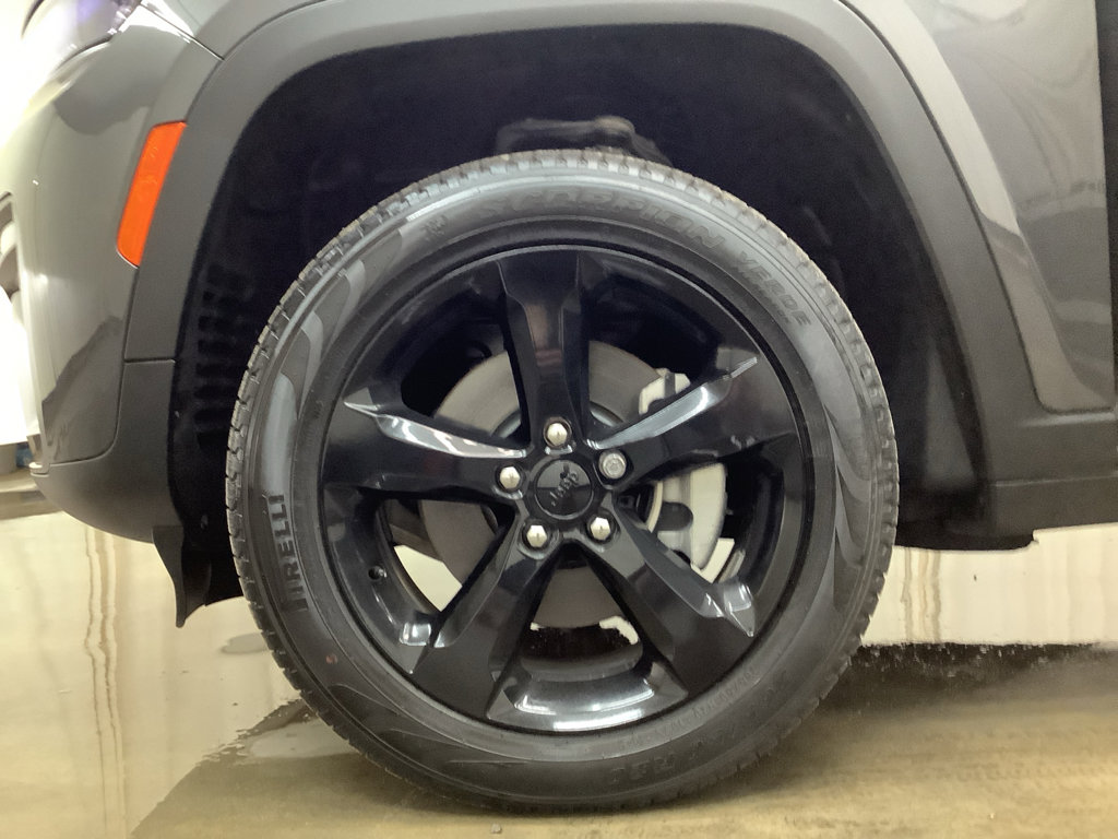 New 2026 Jeep Grand Cherokee L Limited w/ Limited Altitude Package AWD/4WD image 28