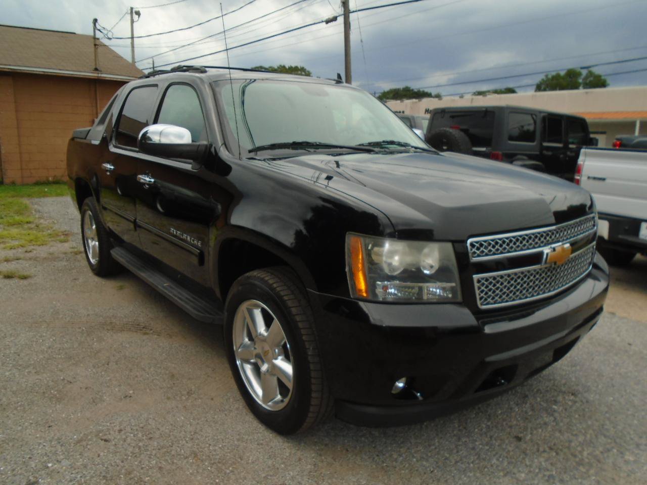 Used 2012 Chevrolet Avalanche LT w/ All-Star Edition RWD image 3