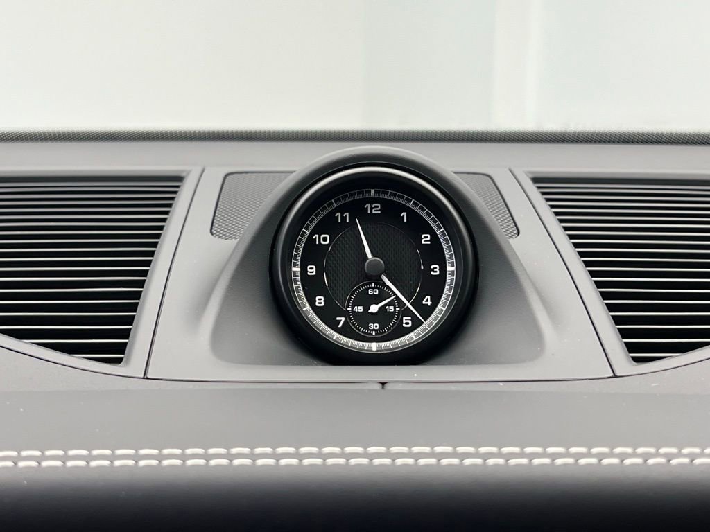 New 2025 Porsche Macan S image 12