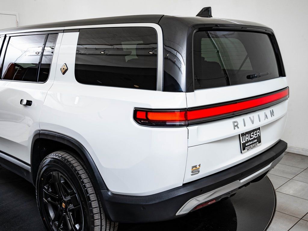 Used 2023 Rivian R1S Adventure image 19