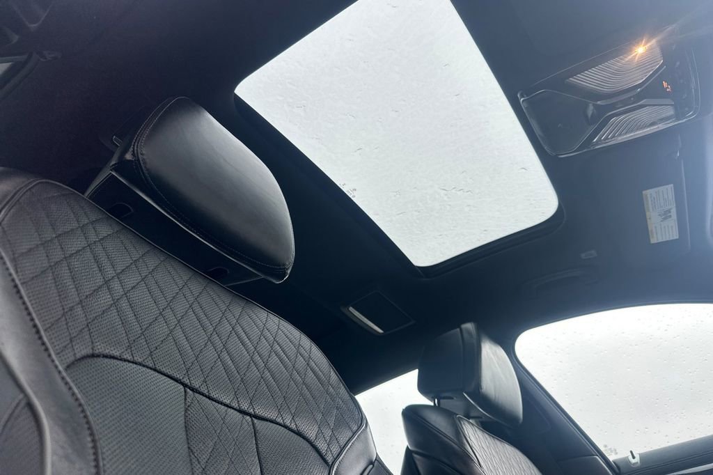 Used 2020 BMW 740i w/ M Sport Package image 15