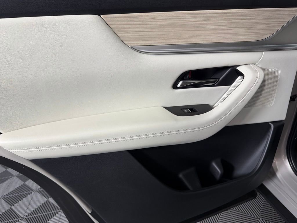 Used 2024 MAZDA CX-90 Plug-In Hybrid w/ Premium Plus image 28