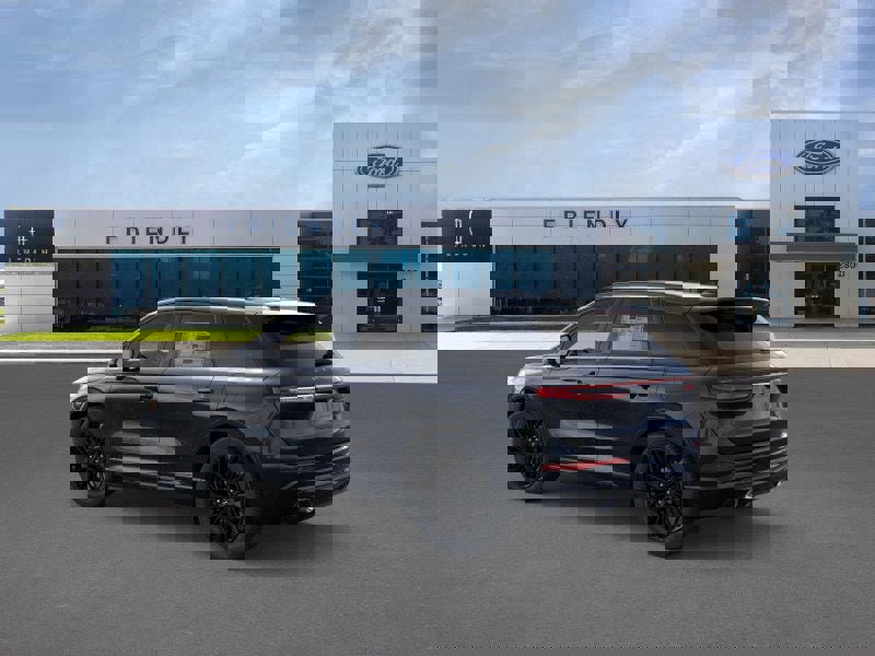 New 2026 Lincoln Corsair Reserve image 4