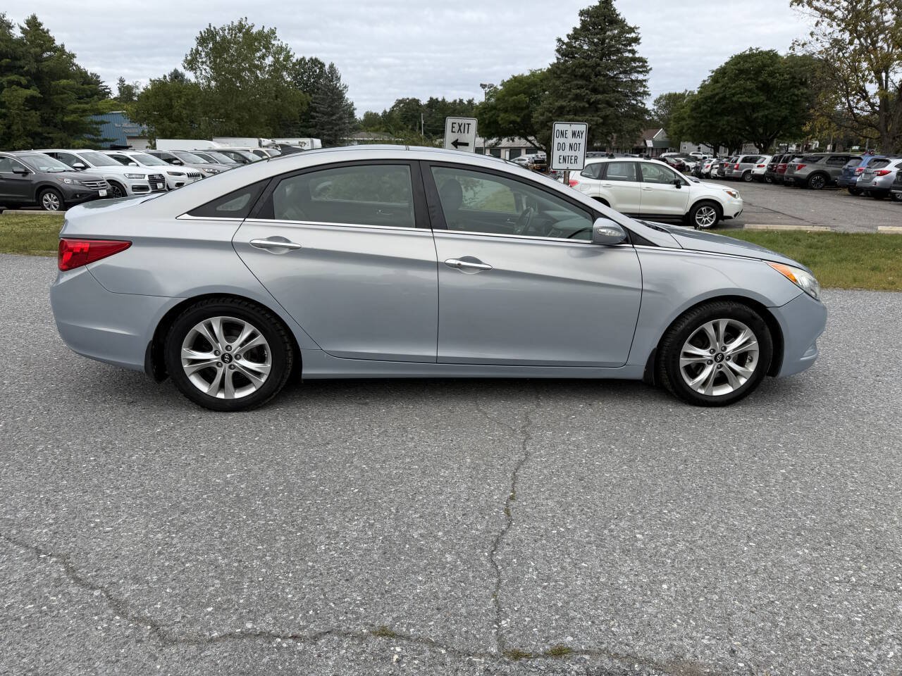 Used 2013 Hyundai Sonata Limited w/ Premium Pkg FWD image 6