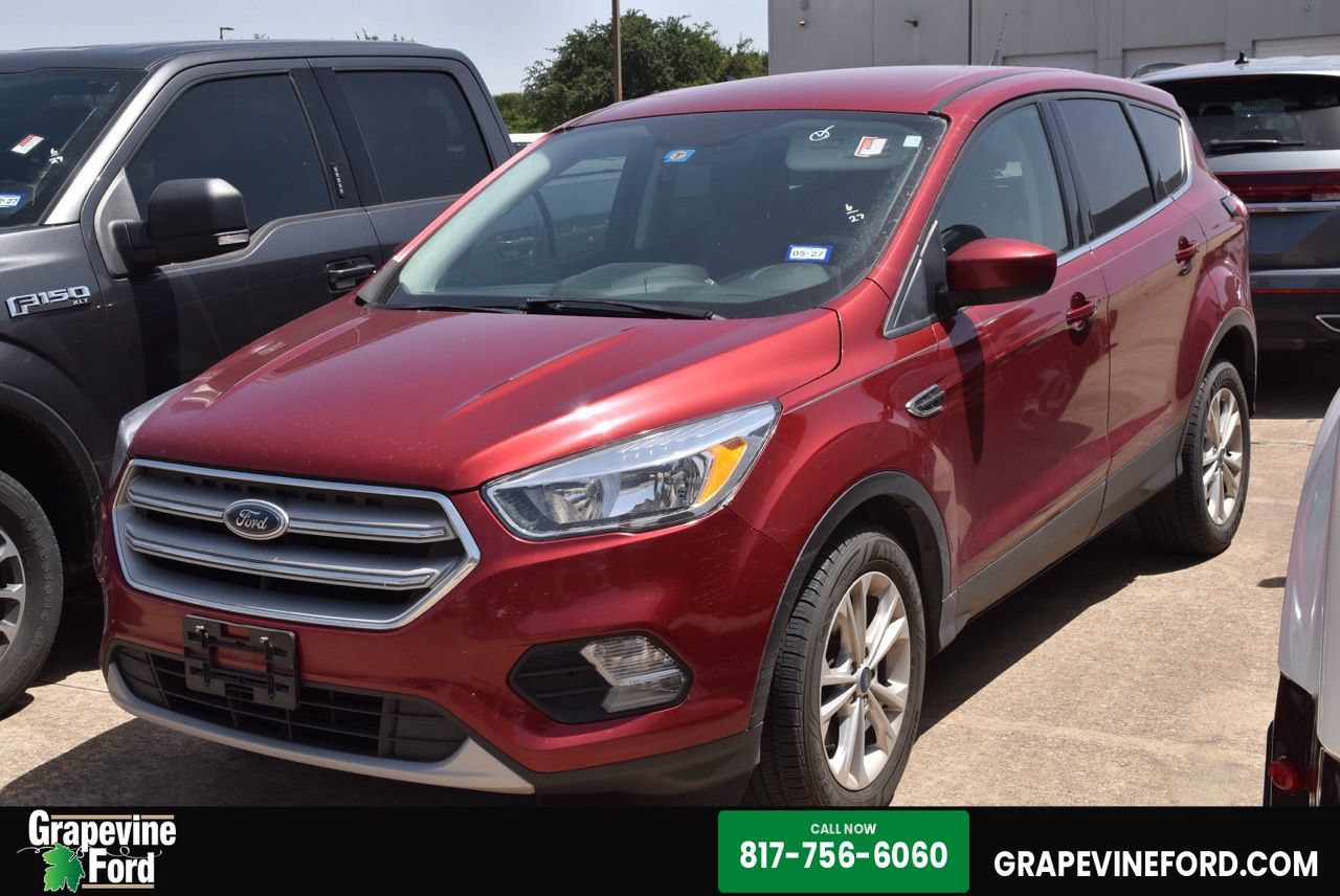 Used 2019 Ford Escape SE FWD video 1