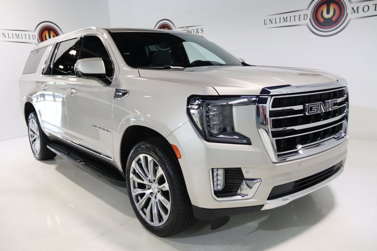 Used 2023 GMC Yukon XL SLT w/ SLT Premium Package AWD/4WD image 32