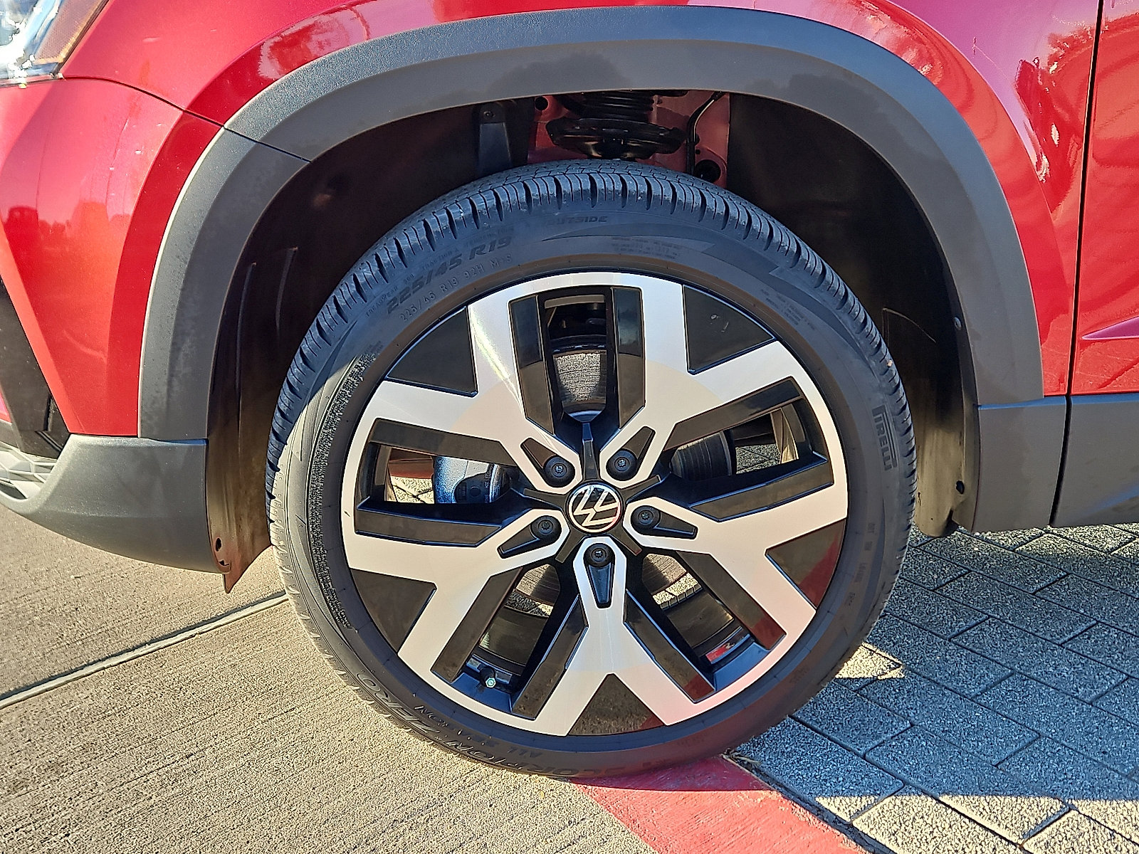 Certified 2023 Volkswagen Taos SEL image 5