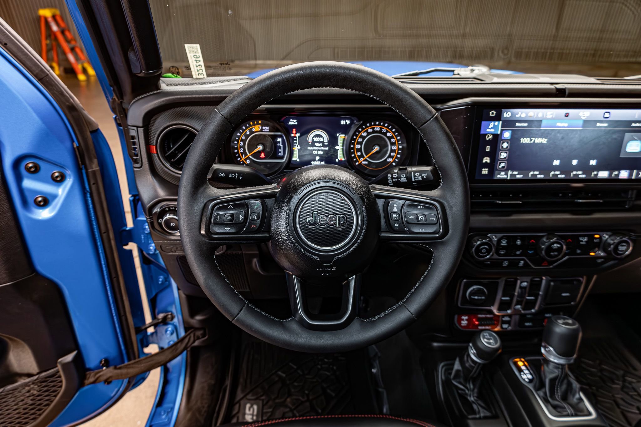 Used 2025 Jeep Wrangler Unlimited Rubicon w/ Convenience Group image 17