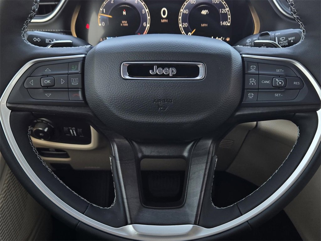 New 2025 Jeep Grand Cherokee Limited w/ Luxury Tech Group II image 21