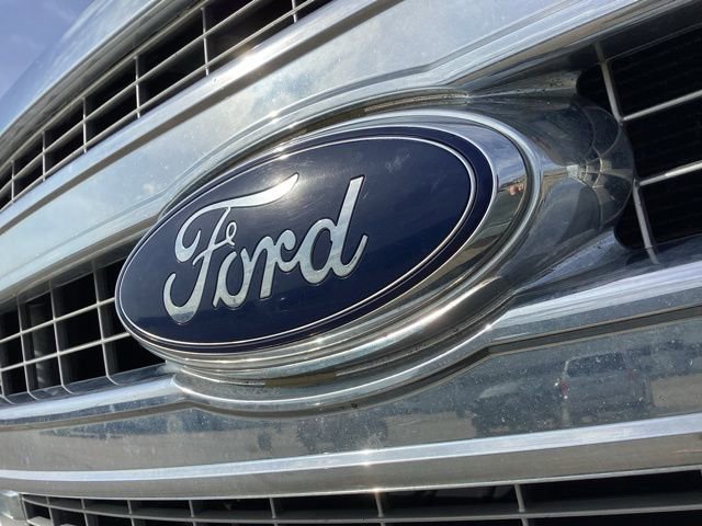 Used 2013 Ford F150 XLT w/ Luxury Equipment Group image 4