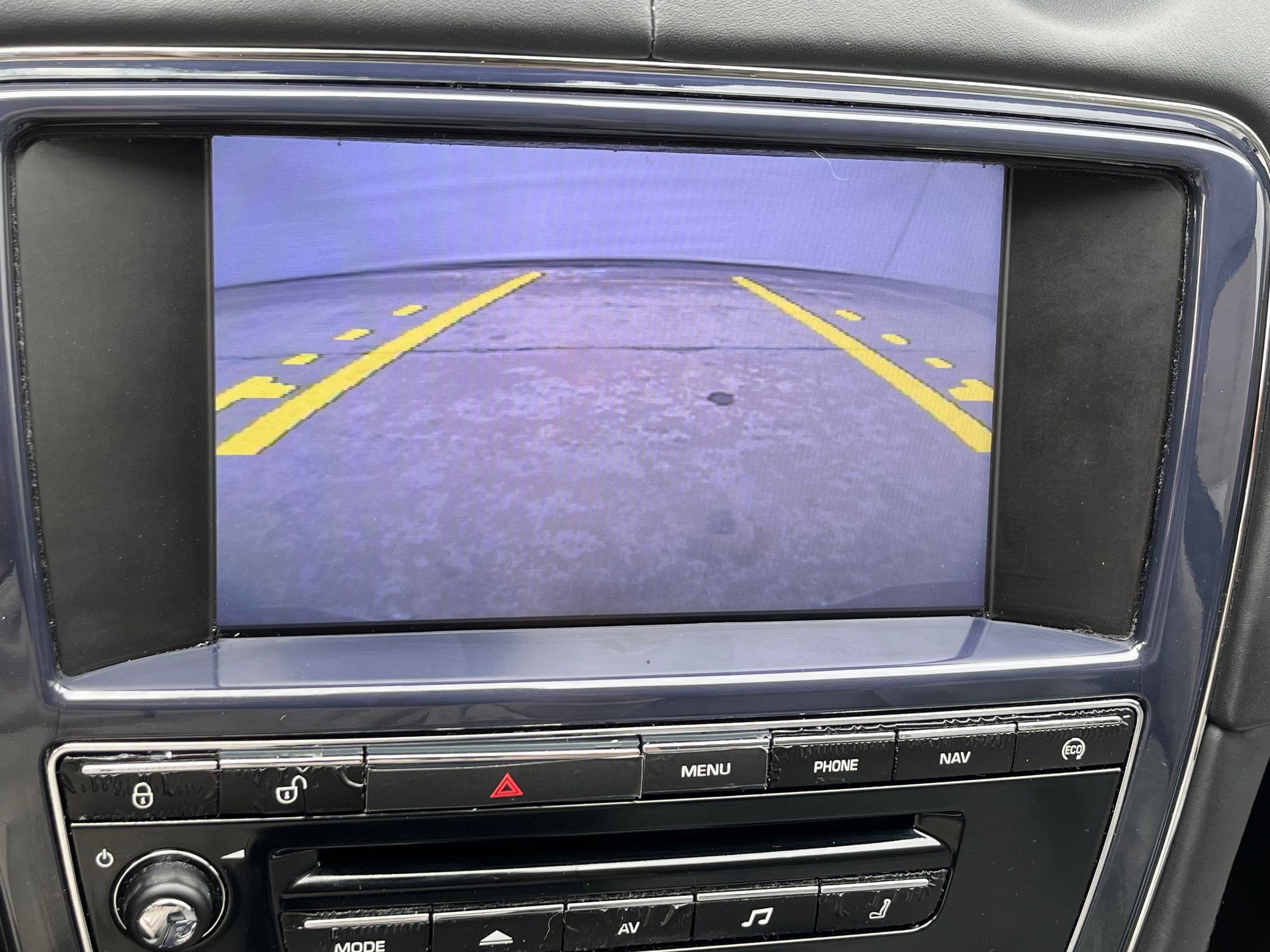 Used 2013 Jaguar XJ image 31