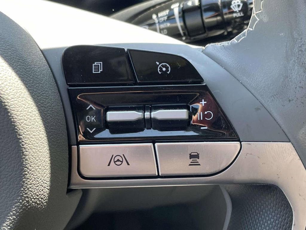 Certified 2023 Hyundai Elantra SEL w/ Convenience Package FWD image 19