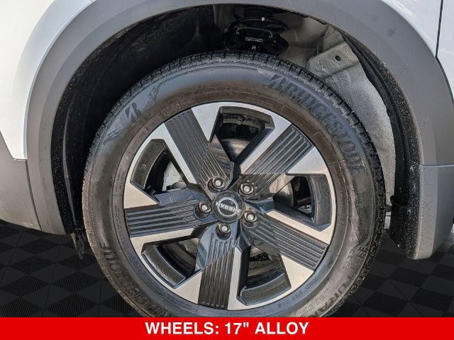 Certified 2025 Nissan Kicks SV w/ SV Premium Package AWD/4WD image 11