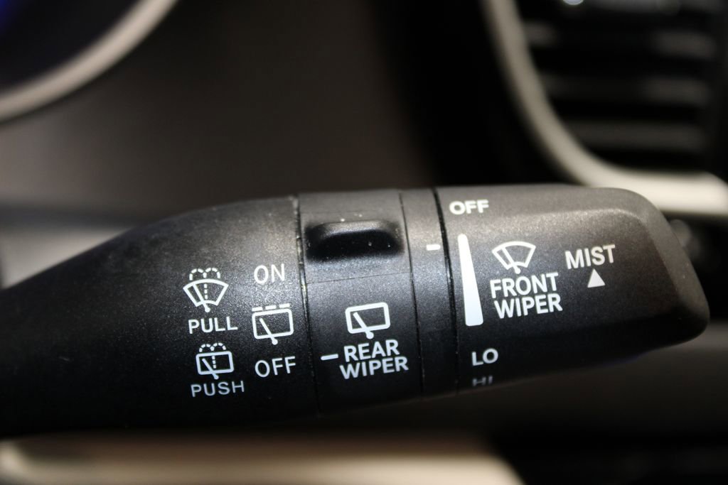 Used 2024 Chrysler Pacifica Touring-L image 46