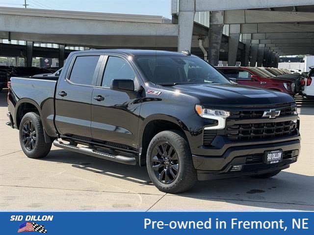 Used 2023 Chevrolet Silverado 1500 RST w/ Z71 Off-Road Package AWD/4WD image 2
