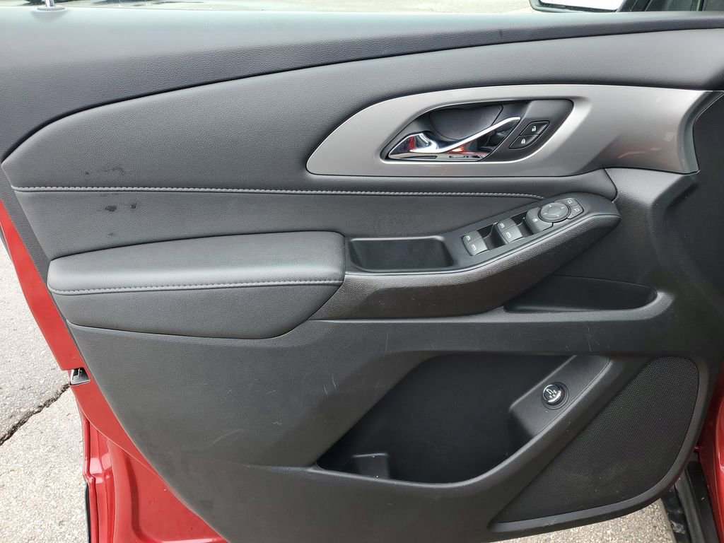 Used 2023 Chevrolet Traverse LT image 22