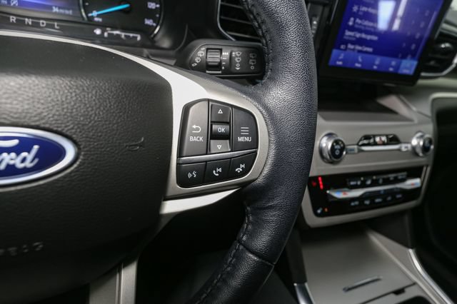 Used 2023 Ford Explorer XLT w/ Equipment Group 202A AWD/4WD image 33