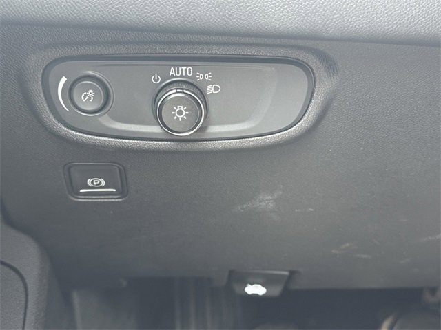 Used 2022 GMC Terrain SLE w/ Driver Convenience Package image 23