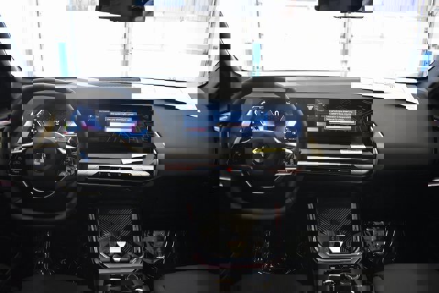 New 2025 BMW X3 xDrive30i w/ Convenience Package image 5