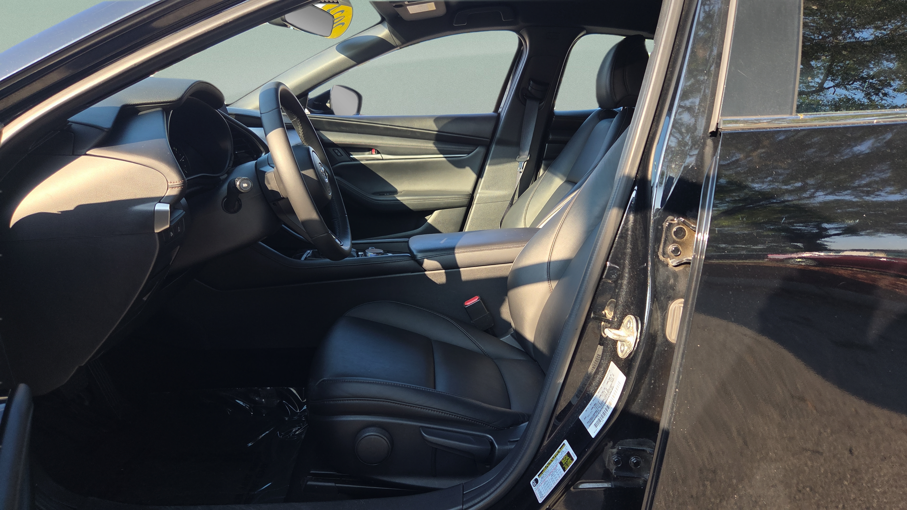 Used 2024 MAZDA MAZDA3 s FWD image 9