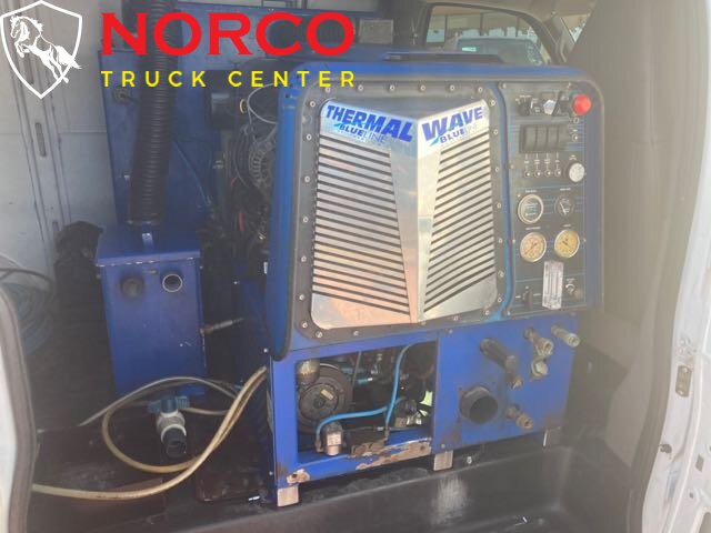 Used 2018 Chevrolet Express 2500 RWD image 13
