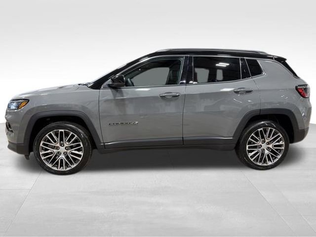 Used 2024 Jeep Compass Limited image 2