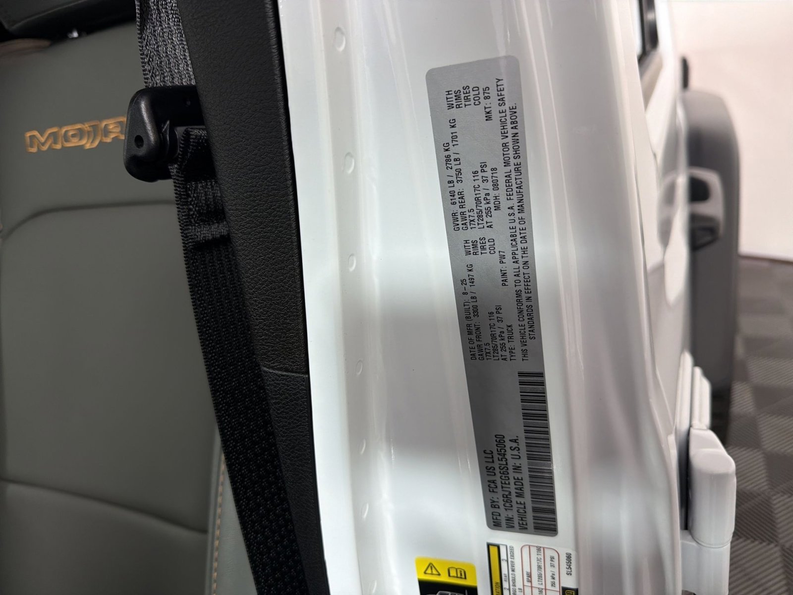 Used 2025 Jeep Gladiator Mojave w/ Safety Group image 28