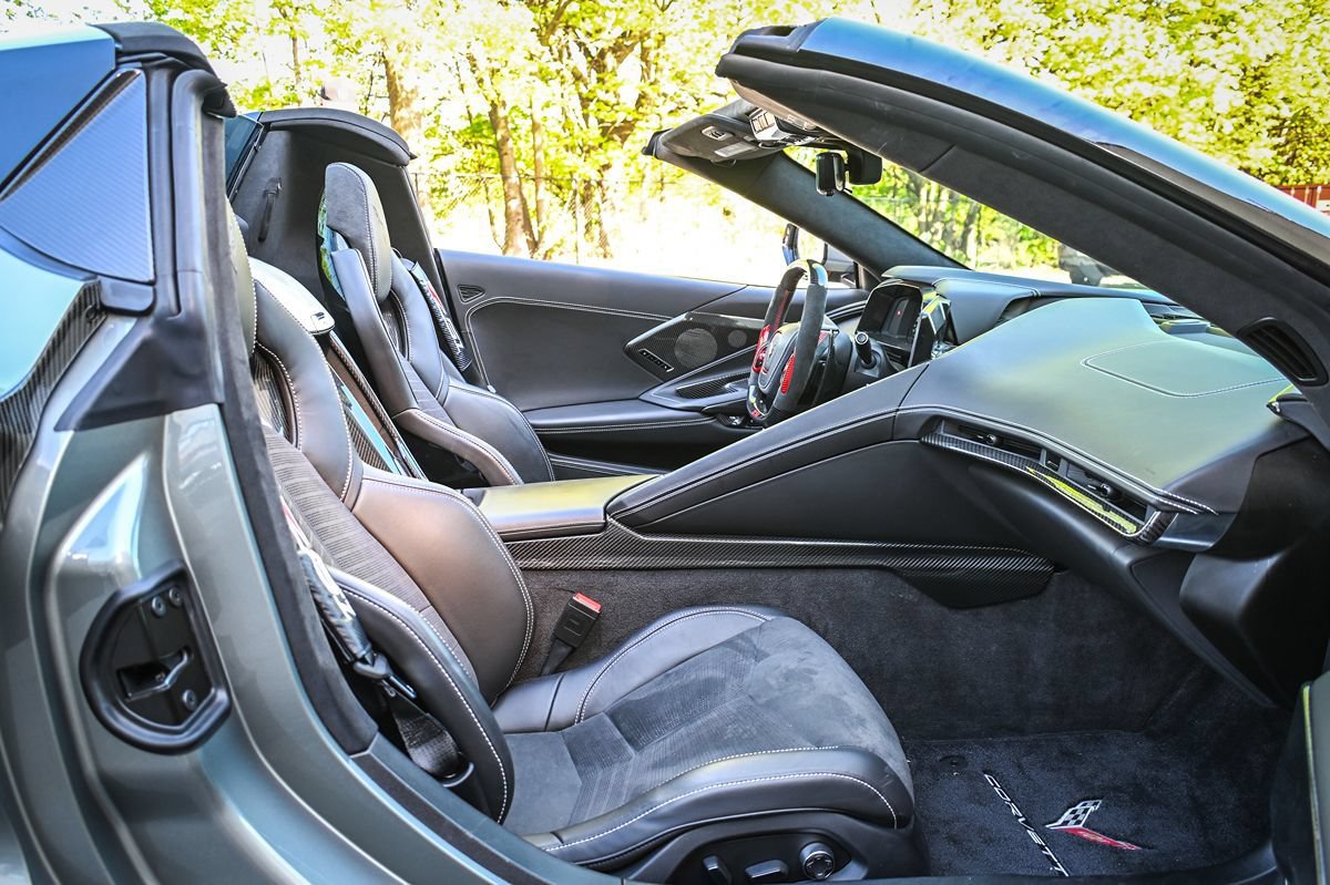 Used 2023 Chevrolet Corvette Stingray Premium Conv w/ Z51 Performance Package RWD image 15