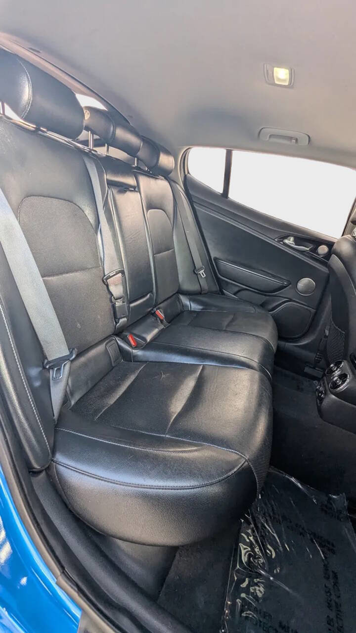 Used 2018 Kia Stinger Premium image 14