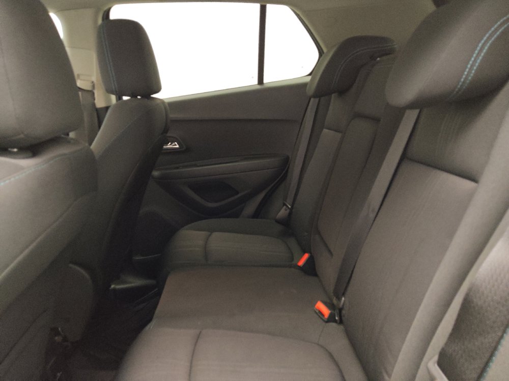 Used 2016 Chevrolet Trax LT w/ LT Sun and Sound Package AWD/4WD image 18