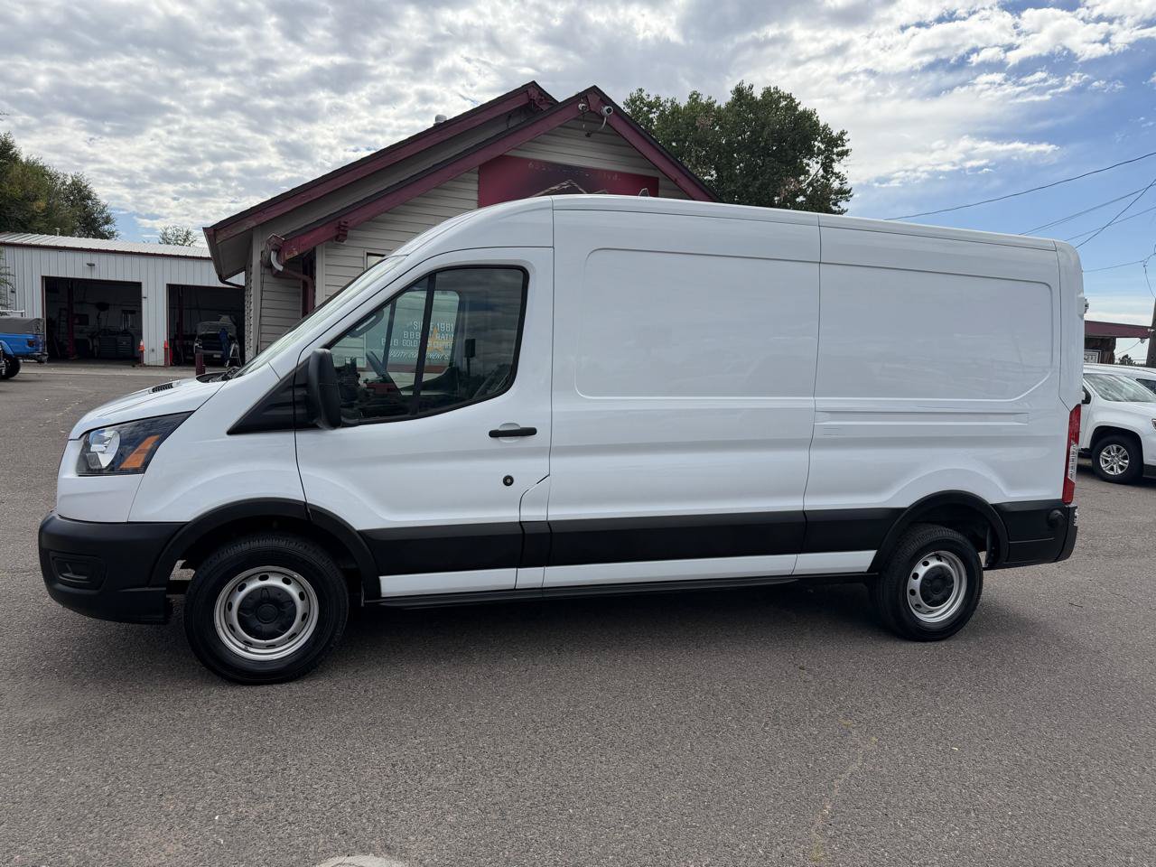 Used 2020 Ford Transit 250 Medium Roof RWD image 5