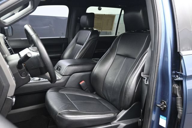 Used 2020 Ford Expedition XLT w/ Equipment Group 202A RWD image 5