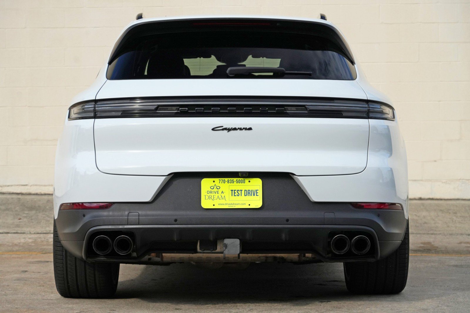 Used 2024 Porsche Cayenne AWD/4WD image 11
