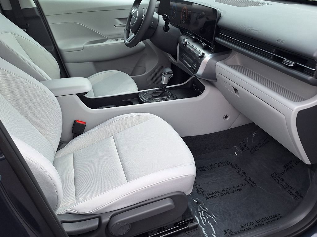 Certified 2025 Hyundai Kona SEL image 23