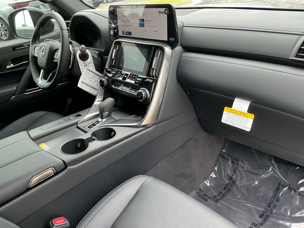New 2026 Lexus LX 700h Luxury AWD/4WD image 23