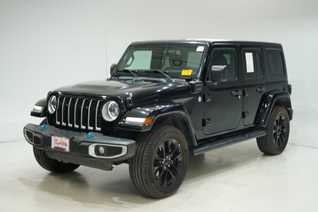 Used 2023 Jeep Wrangler Unlimited Sahara image 3
