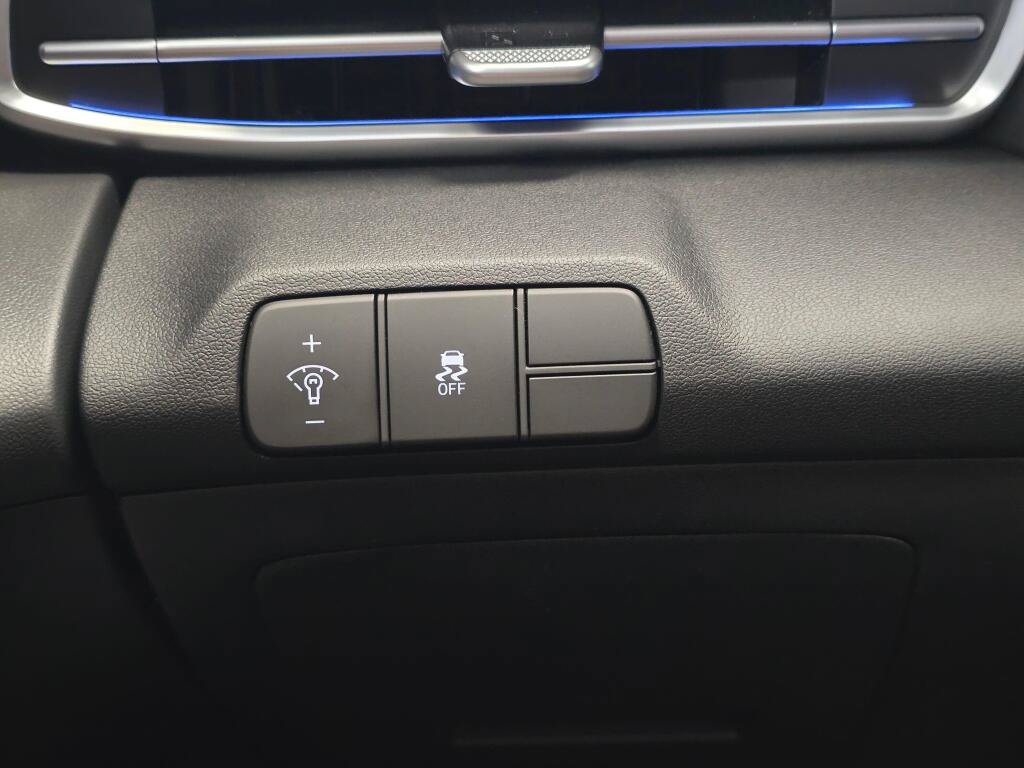 New 2026 Hyundai Elantra Limited FWD image 22