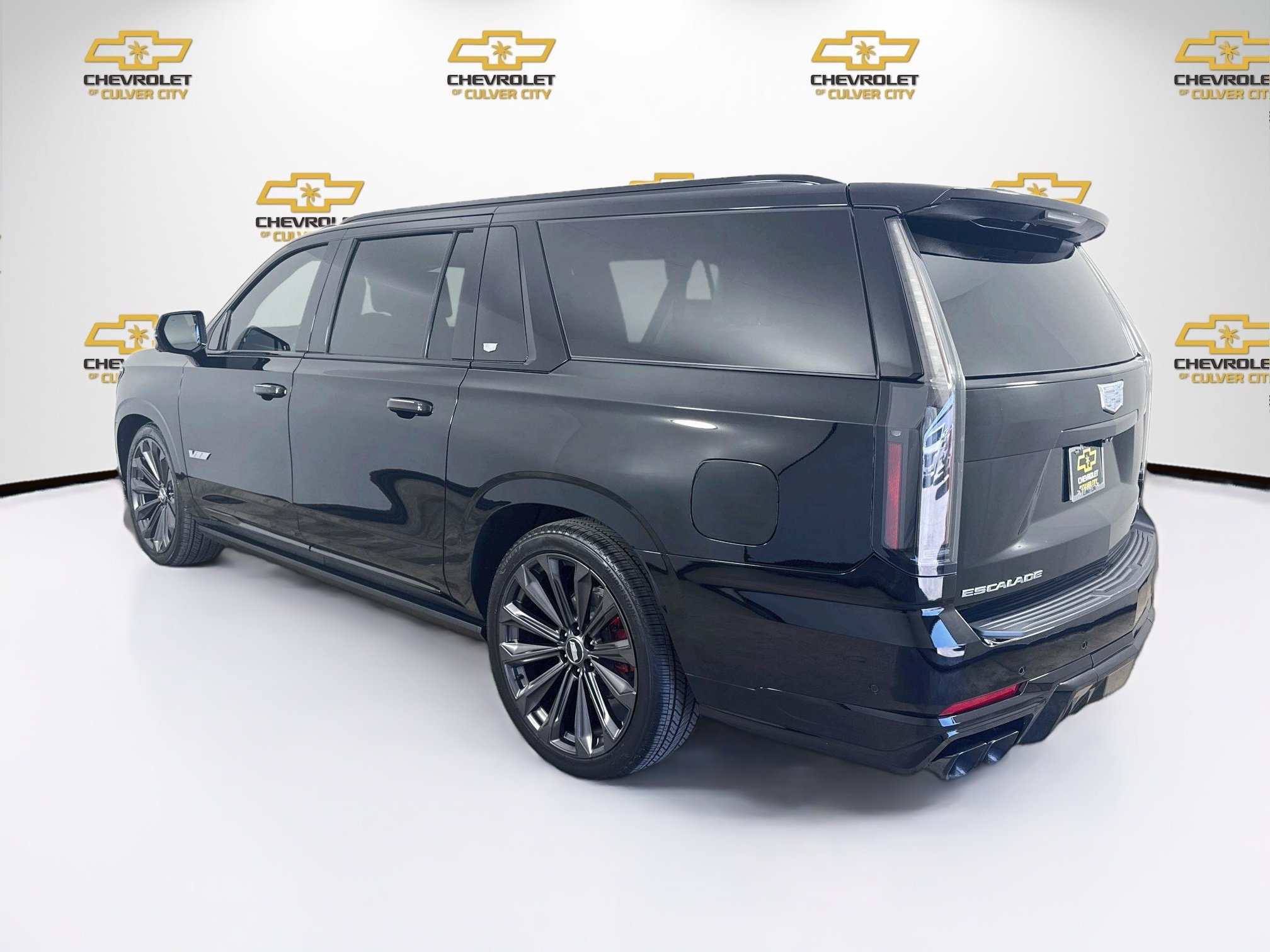 Used 2025 Cadillac Escalade ESV V AWD/4WD image 6