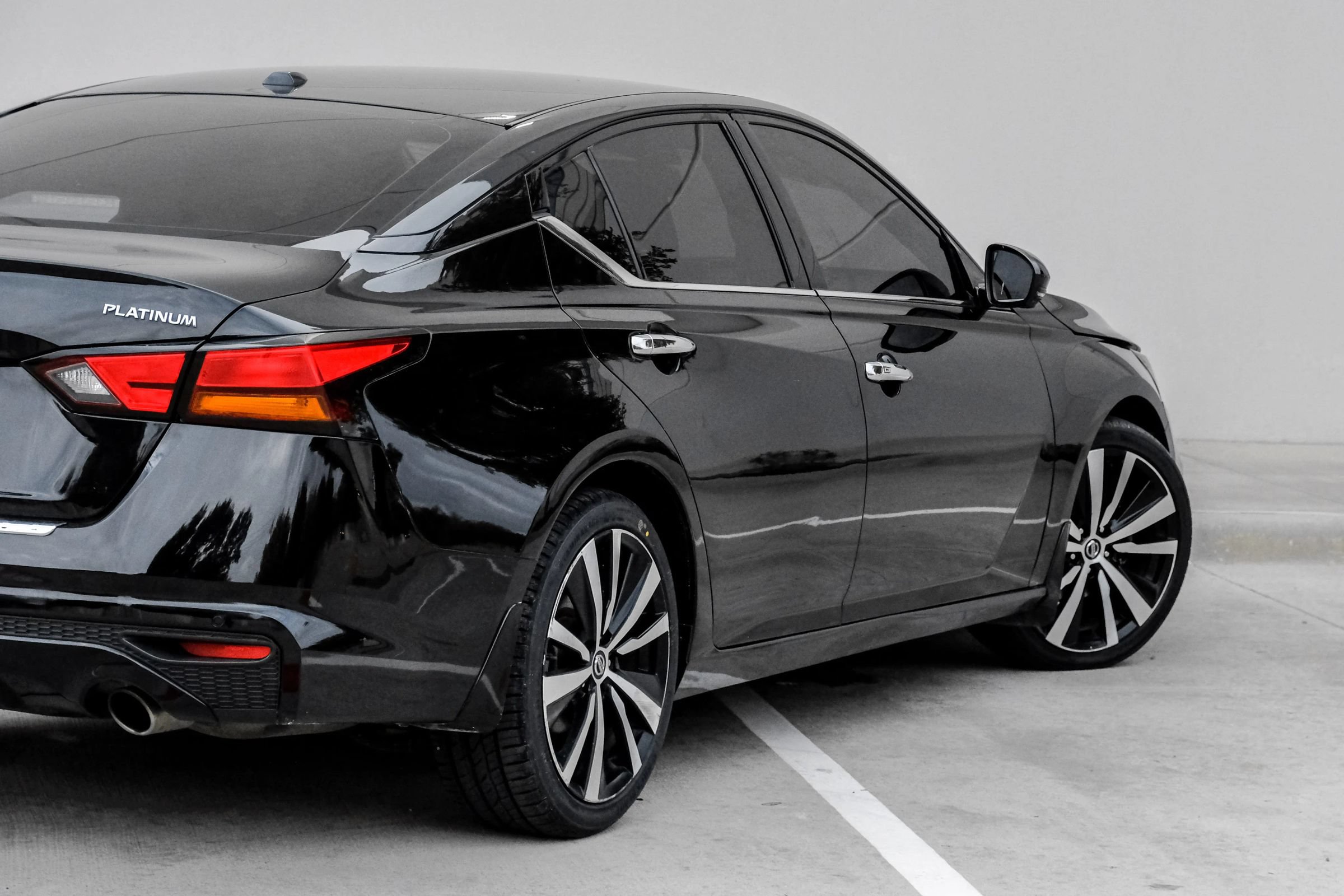 Used 2020 Nissan Altima 2.5 Platinum FWD image 6