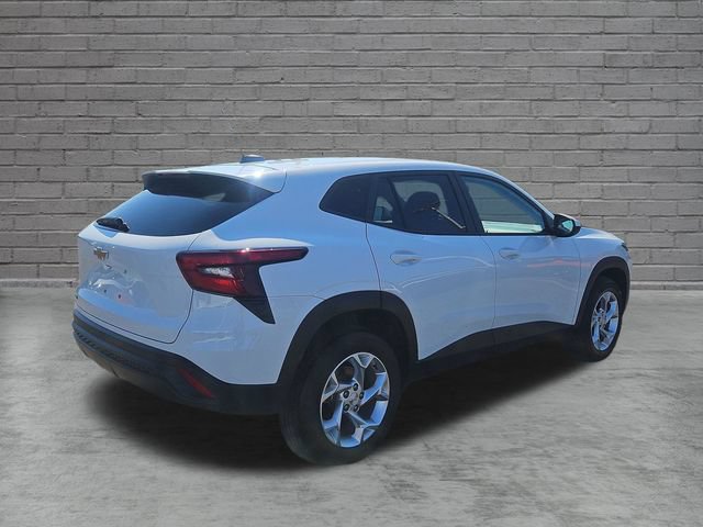 Used 2024 Chevrolet Trax LS w/ LS Convenience Package FWD image 6