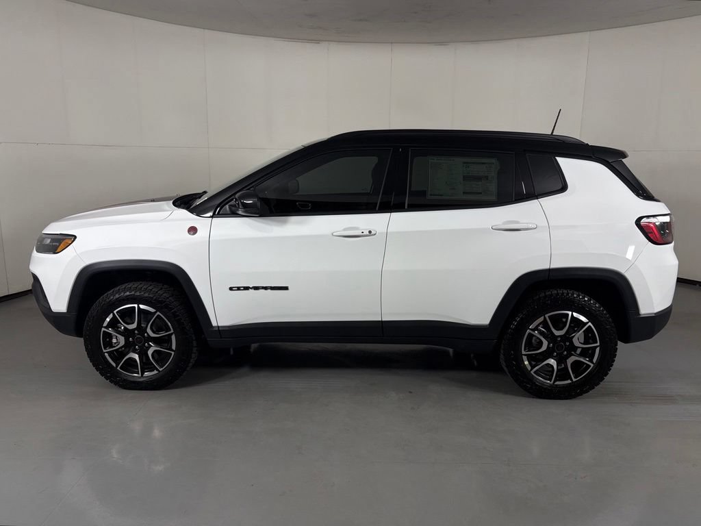 New 2026 Jeep Compass Trailhawk w/ Sun, Sound & Navigation Group AWD/4WD image 5