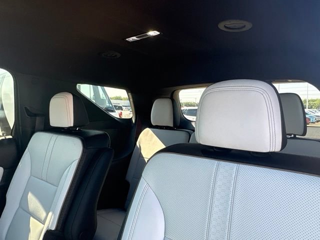 Used 2026 Chevrolet Traverse High Country AWD/4WD image 33
