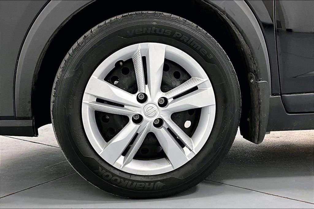 Used 2024 Nissan Kicks S image 11