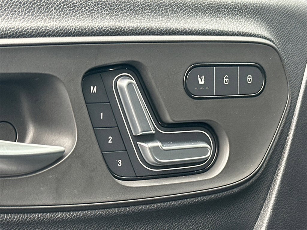 Used 2023 Mercedes-Benz Sprinter 2500 image 11