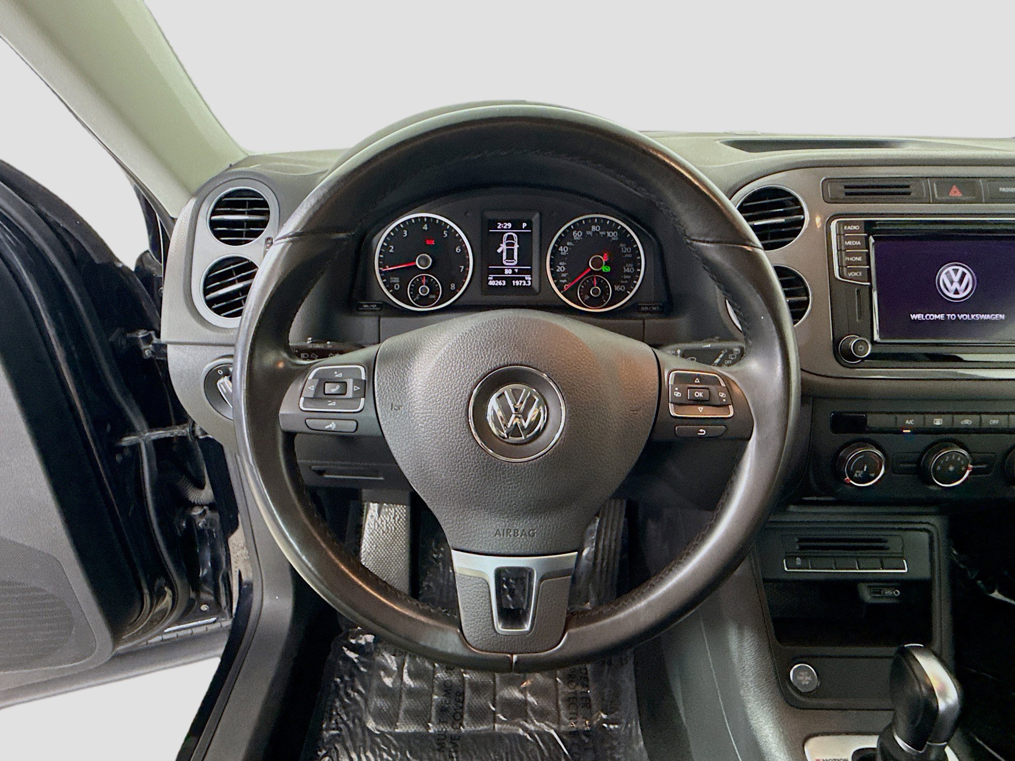 Used 2017 Volkswagen Tiguan S image 13