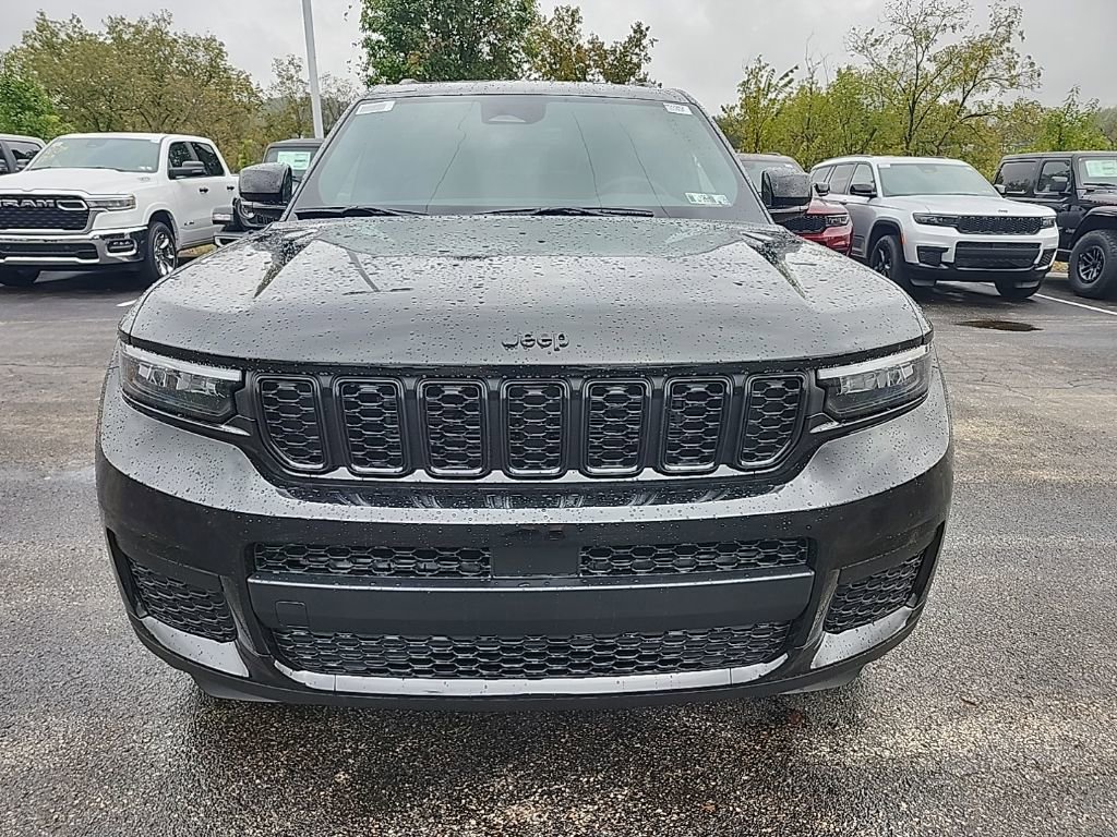 New 2025 Jeep Grand Cherokee L Altitude image 8