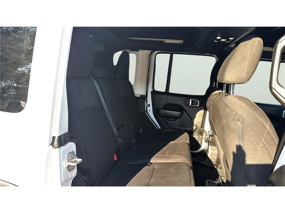Used 2023 Jeep Wrangler Unlimited w/ Sun & Screen Package AWD/4WD image 13