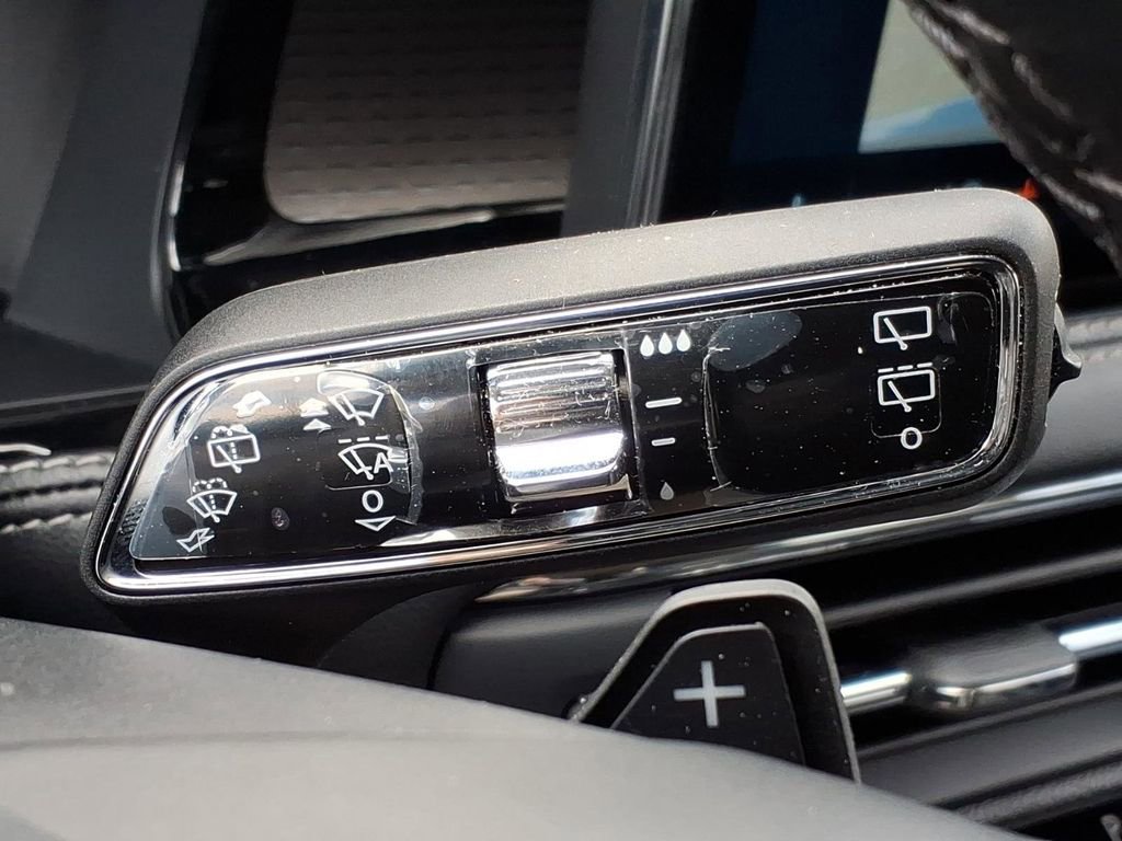Used 2025 Lincoln Corsair Reserve AWD/4WD image 25