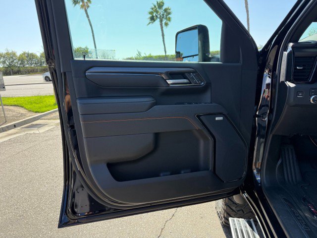 Used 2025 GMC Sierra 2500 AT4 w/ AT4 Premium Plus Package AWD/4WD image 8
