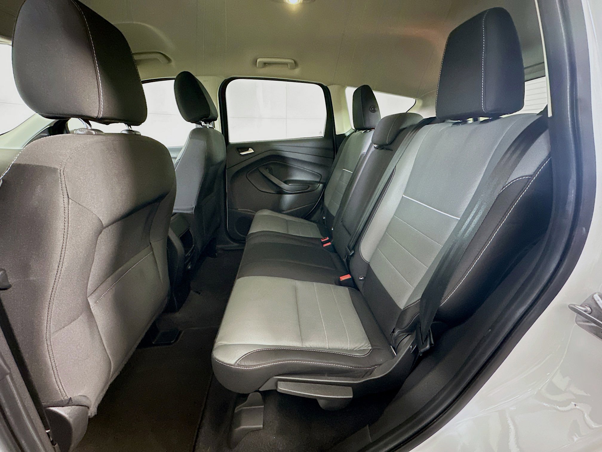 Used 2015 Ford Escape SE image 25